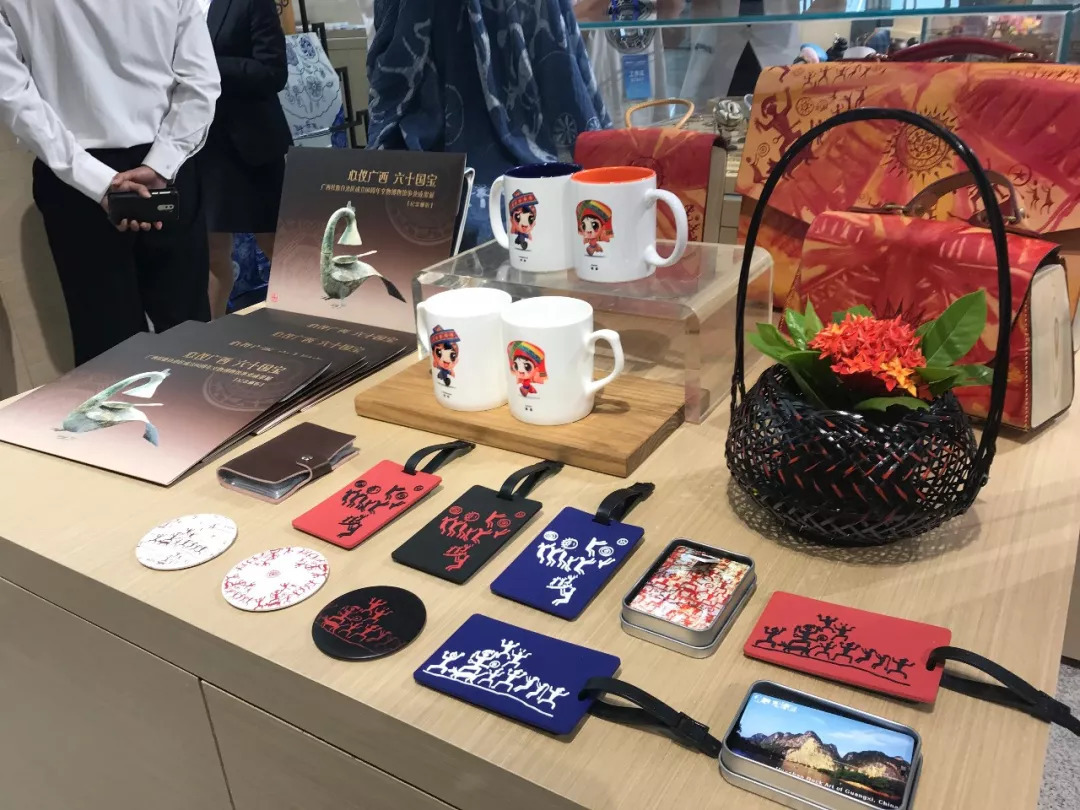 創(chuàng)意點(diǎn)亮生活 中國(guó)-東盟文化論壇文化創(chuàng)意產(chǎn)品展慶典